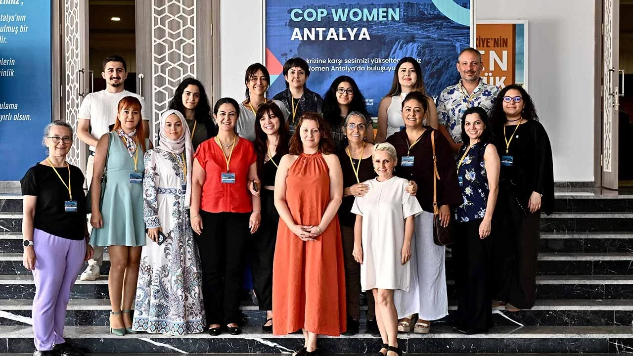 Muratpaşa'da kadınların iklim politikalarındaki rolü konuşuldu