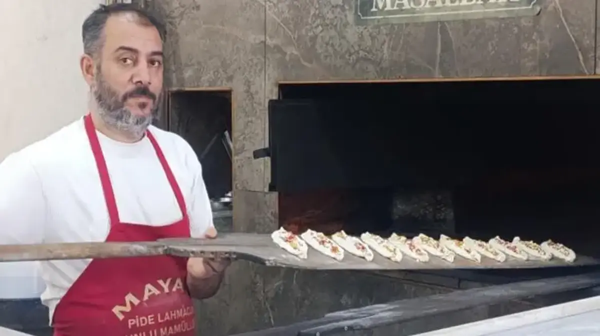 Dışarısı 40, içerisi 400 derece! Kavurucu sıcakta ekmek mesaisi