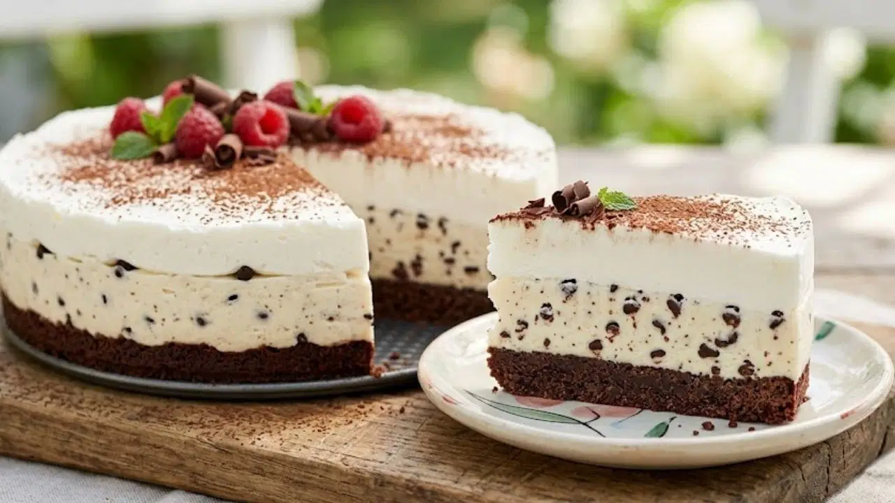 Serinleten tatlı keyfi: Dondurmalı tart tarifi
