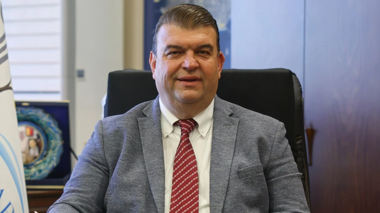 Seferihisar Belediye Başkanı İsmail Yetişkin görevden uzaklaştırıldı