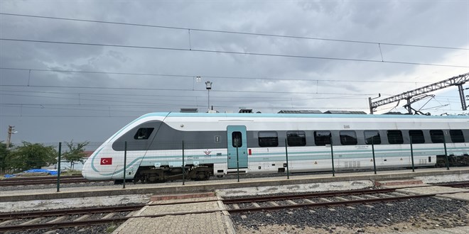 Milli Elektrikli Tren, Halkalı-Uzunköprü hattında hizmete başladı