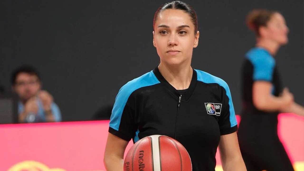 NBA'de ilk Türk kadın hakem: Çisel Güngör Summer League'de görev aldı