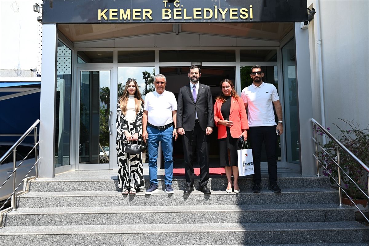 Ukrayna'nın Antalya Başkonsolosu Konopliastyi'den Kemer Belediyesine ziyaret Açıklaması