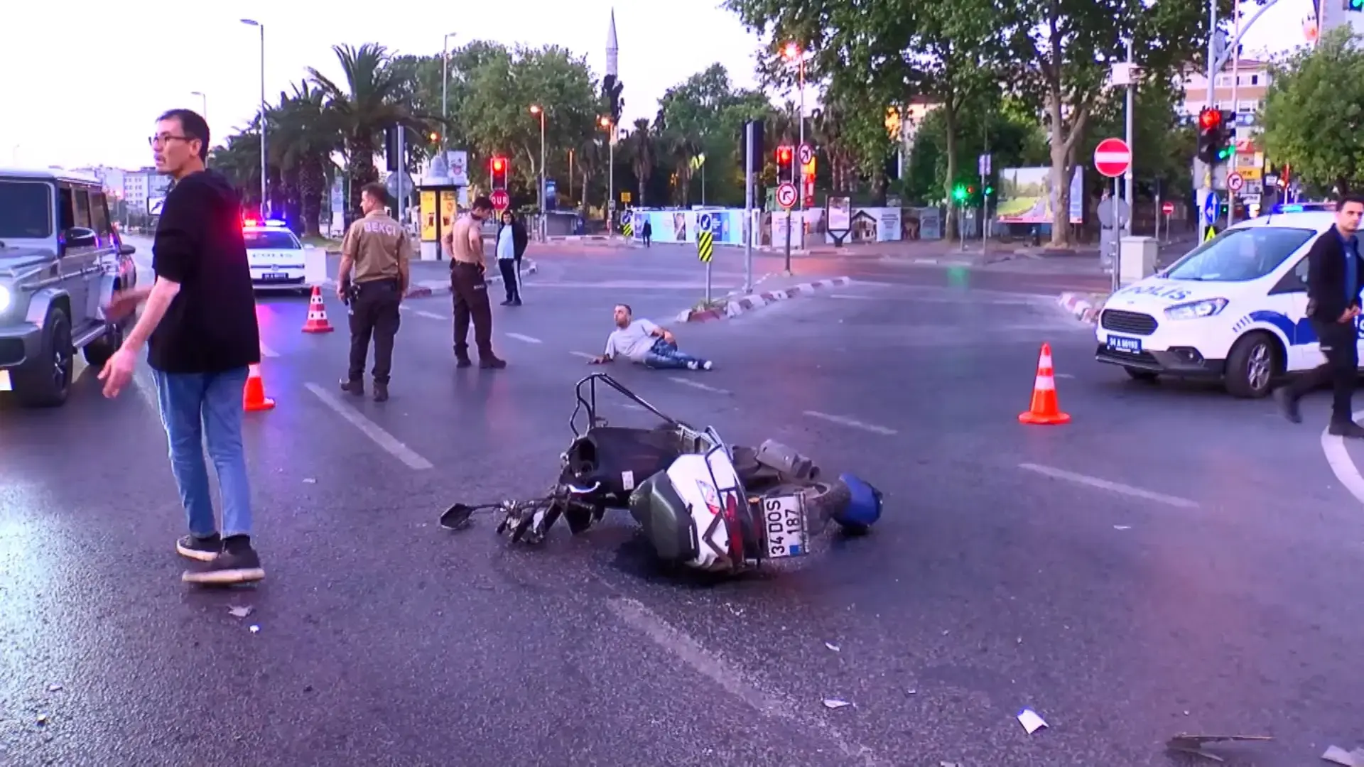 Fatih'te 3 motosiklet çarpıştı: 1'i ağır 5 yaralı