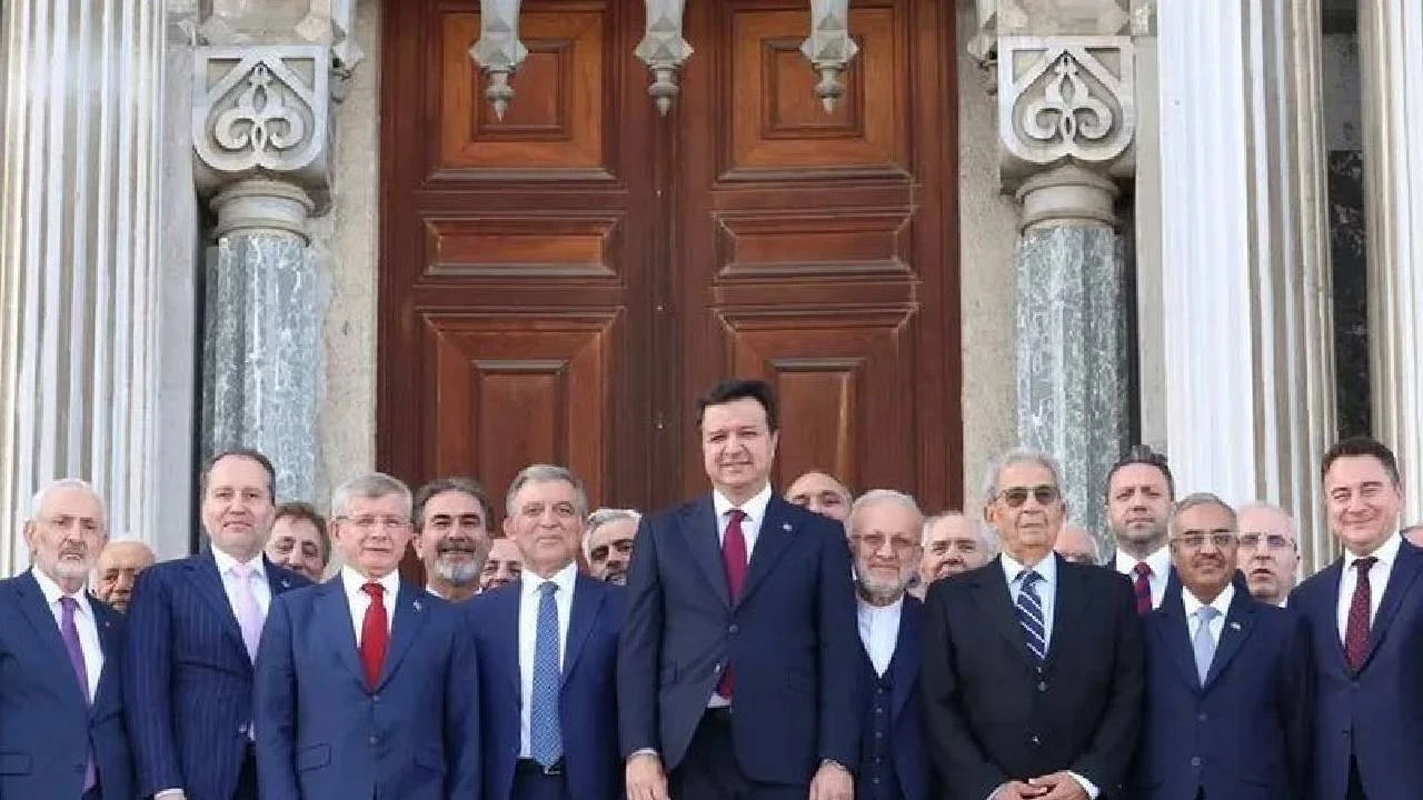 Siyasette yeni ittifak: Anlaşma sağladılar