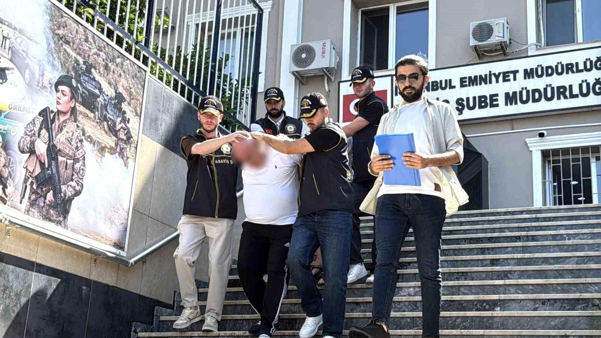 Fatih'te kılık değiştirip 4 kilogram altın vurgunu yapan 2 şüpheli yakalandı