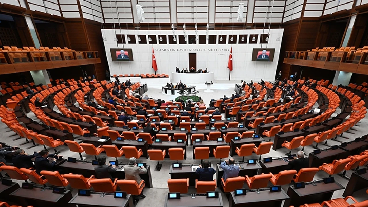 TBMM’de kabul edildi: Emniyet teşkilatı ve basında yeni dönem