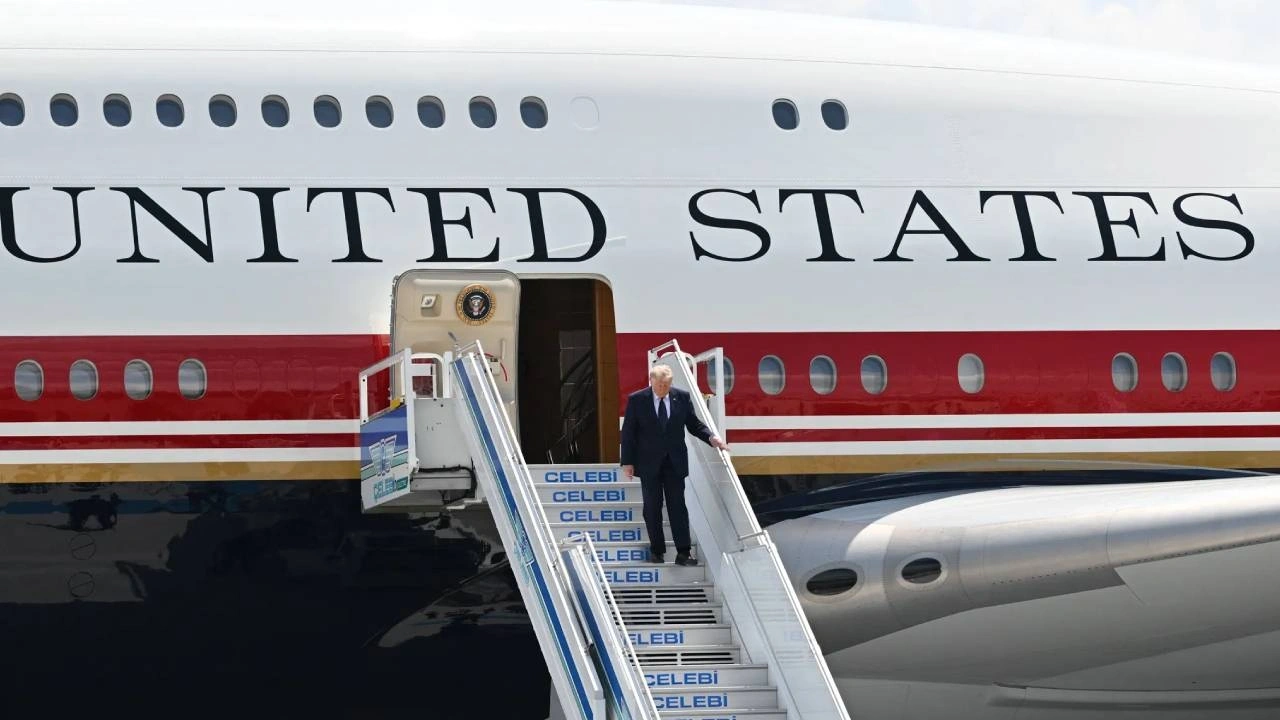 Yeni uçağı bıraktı, eski Air Force One'a geçti! Trump neden son anda karar değiştirdi?
