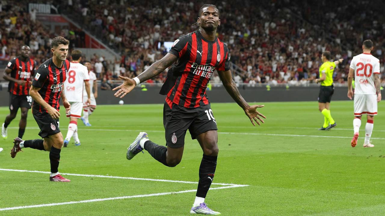 Fenerbahçe'den Leao'ya 50 milyon euroluk teklif