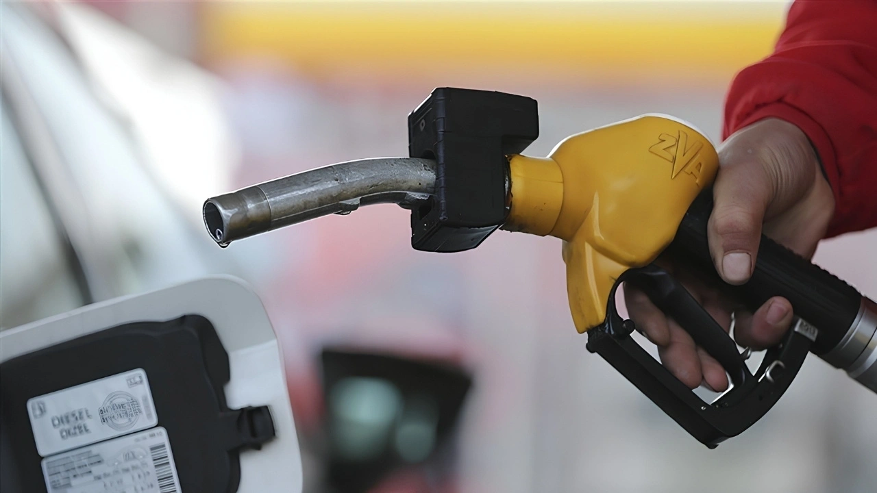 Benzine indirim geldi ama vergi yuttu