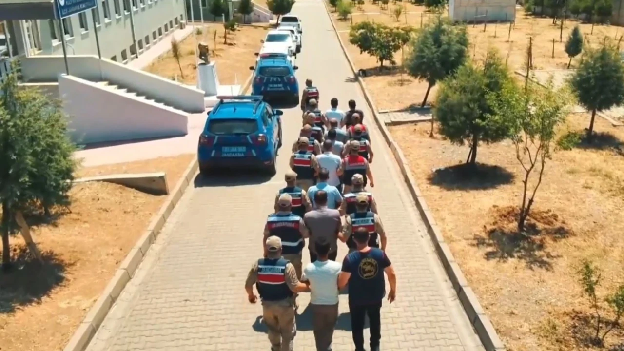 Diyarbakır Merkezli 6 İlde Dolandırıcılık Operasyonu: 27 Şüpheli Yakalandı