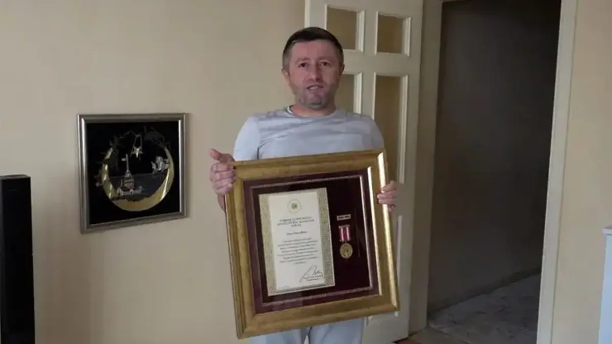 Kafadaki kurşuna atletle pansuman
