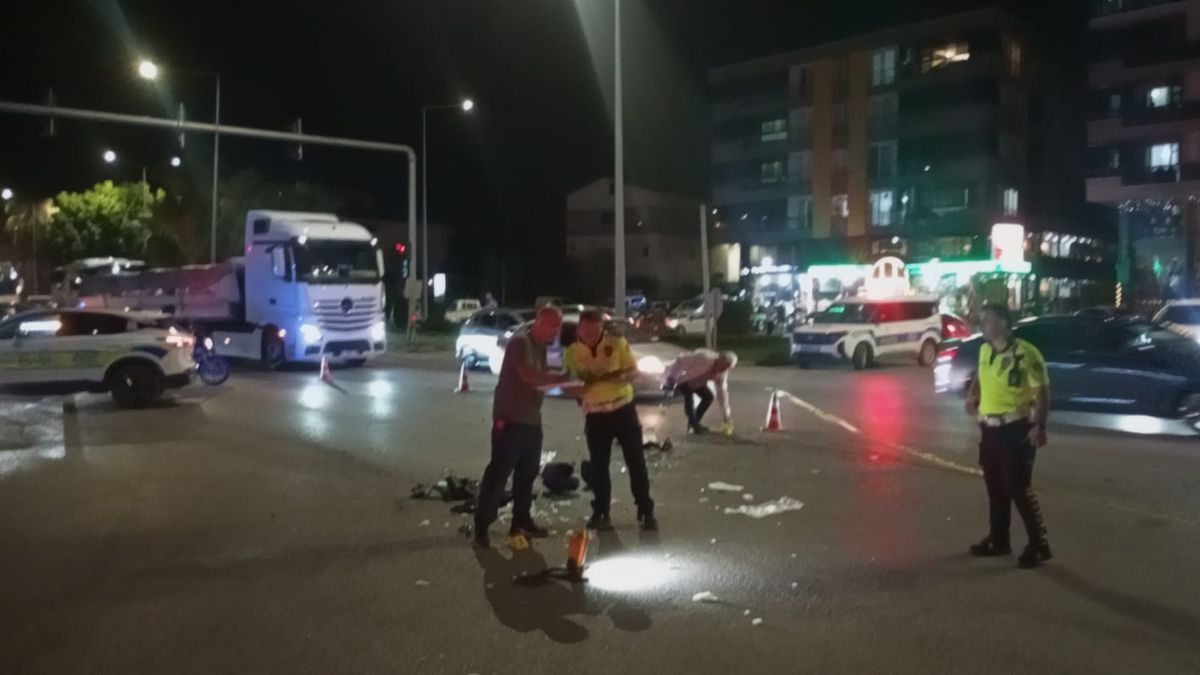 Çarşamba'da Motosikletin Ticari Araca Çarpması: 5 Yaralı