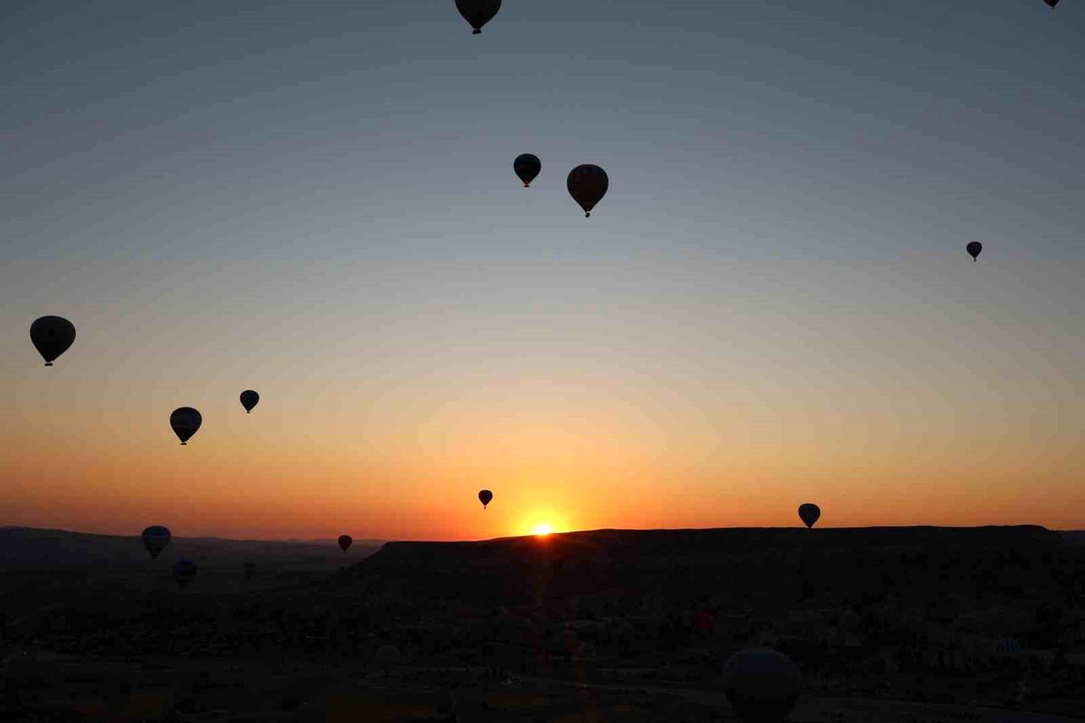 6 ayda 306 bin turist Kapadokya'yı kuş bakışı izledi