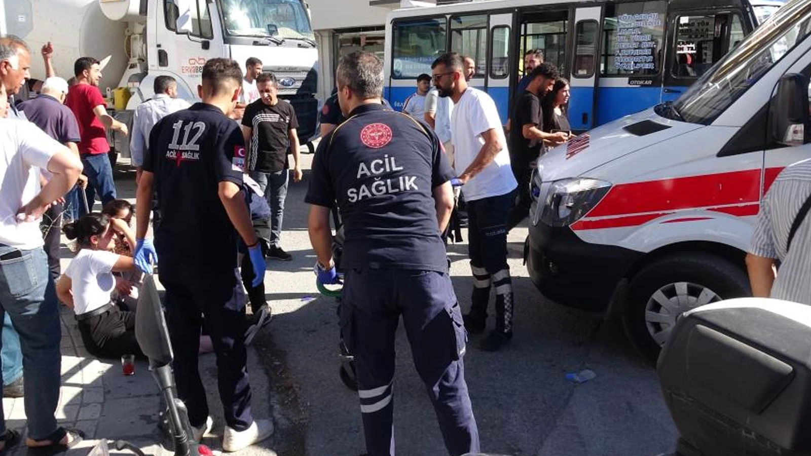Freni boşalan minibüs dehşet saçtı: Çok sayıda yaralı var