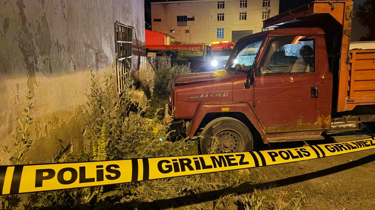 Park halindeki kamyonet faciaya neden oldu: 5 yaşındaki Burak sıkışarak can verdi