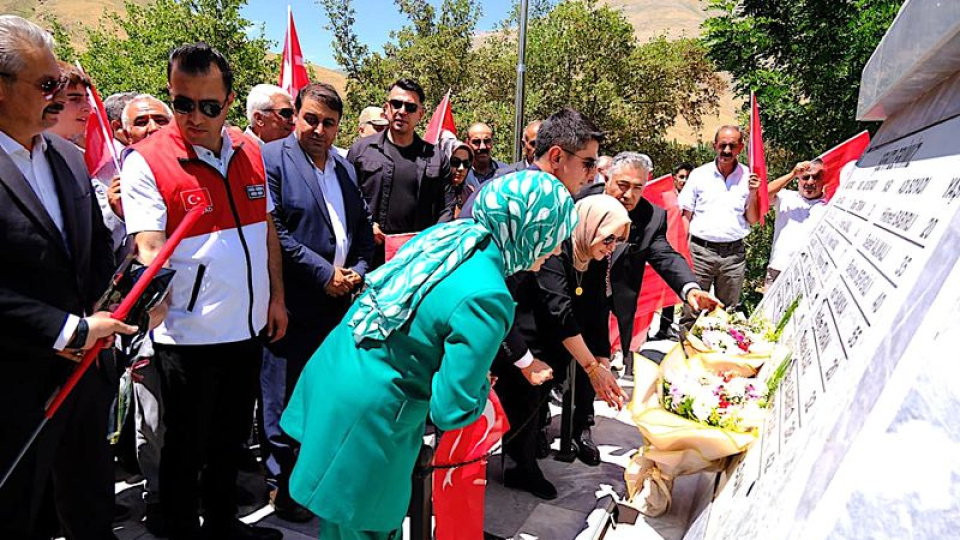 Van'da Sündüz Yaylası'nda şehit edilen 24 kişi için anma töreni