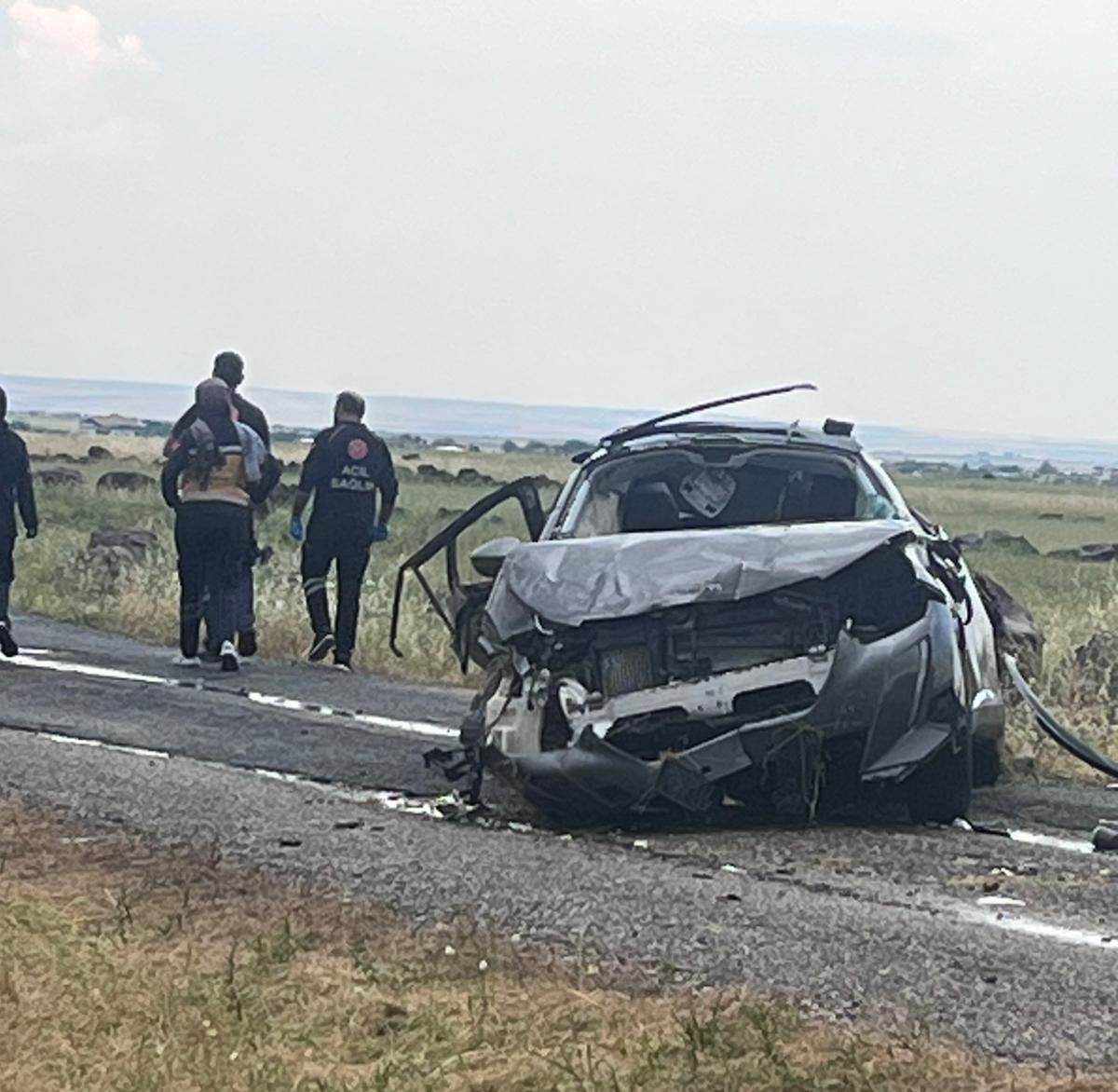 Diyarbakır'da nişan dönüşü kaza; 3 ağır yaralı