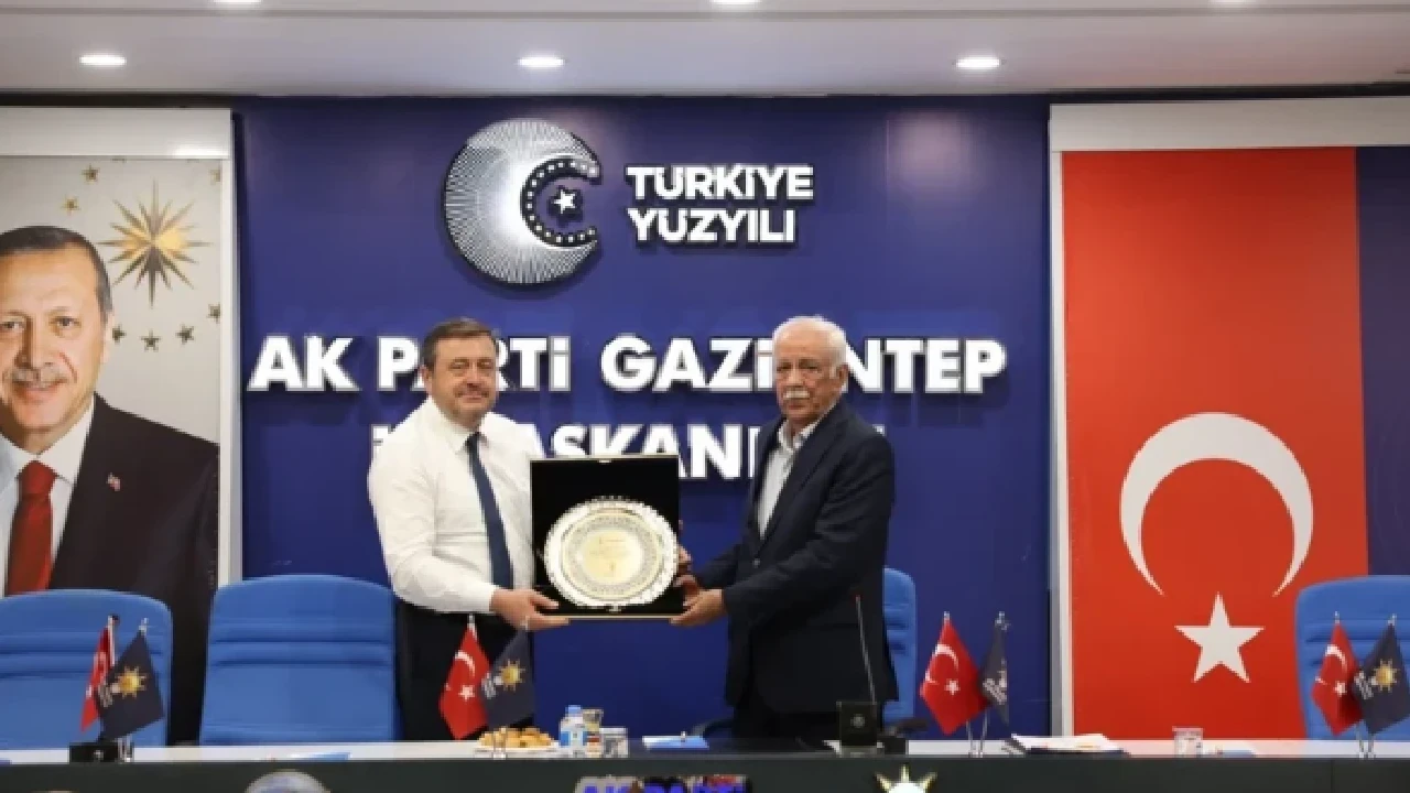 AK Parti Gaziantep'te 'İz Bırakanlar' buluşması! Türkiye Yüzyılı yürüyüşümüz sürüyor