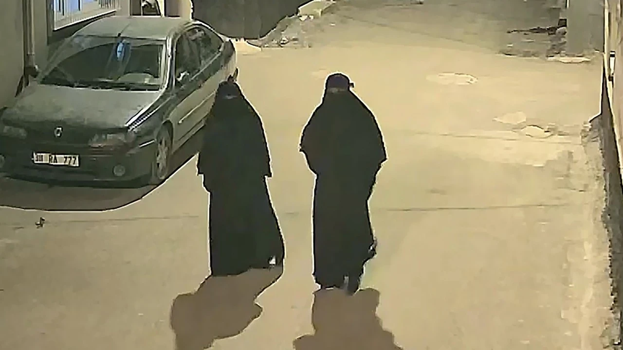 Adana'da filmleri aratmayan hırsızlık: Kimliklerini gizlemek için bunu yaptılar! Planları pes dedirtti