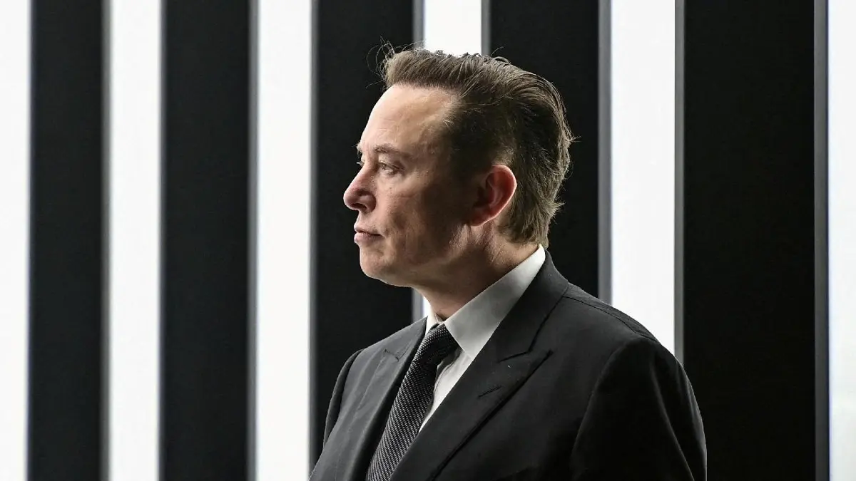 Elon Musk dünyanın ilk dolar trilyoneri oldu: SpaceX halka arzı tarihe geçti