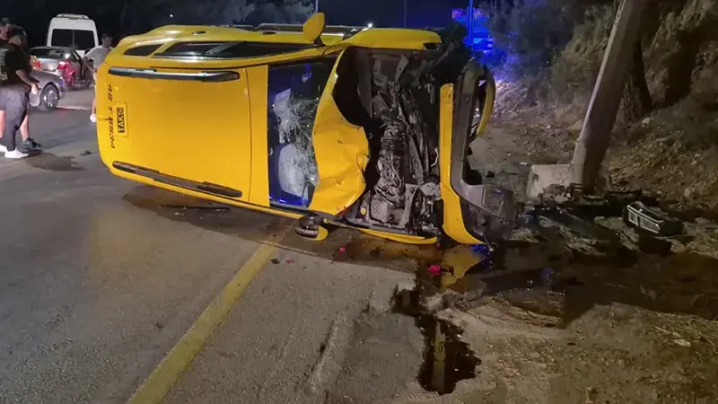 Bodrum’da taksi ile motosiklet çarpıştı: 1 ölü, 1 ağır yaralı