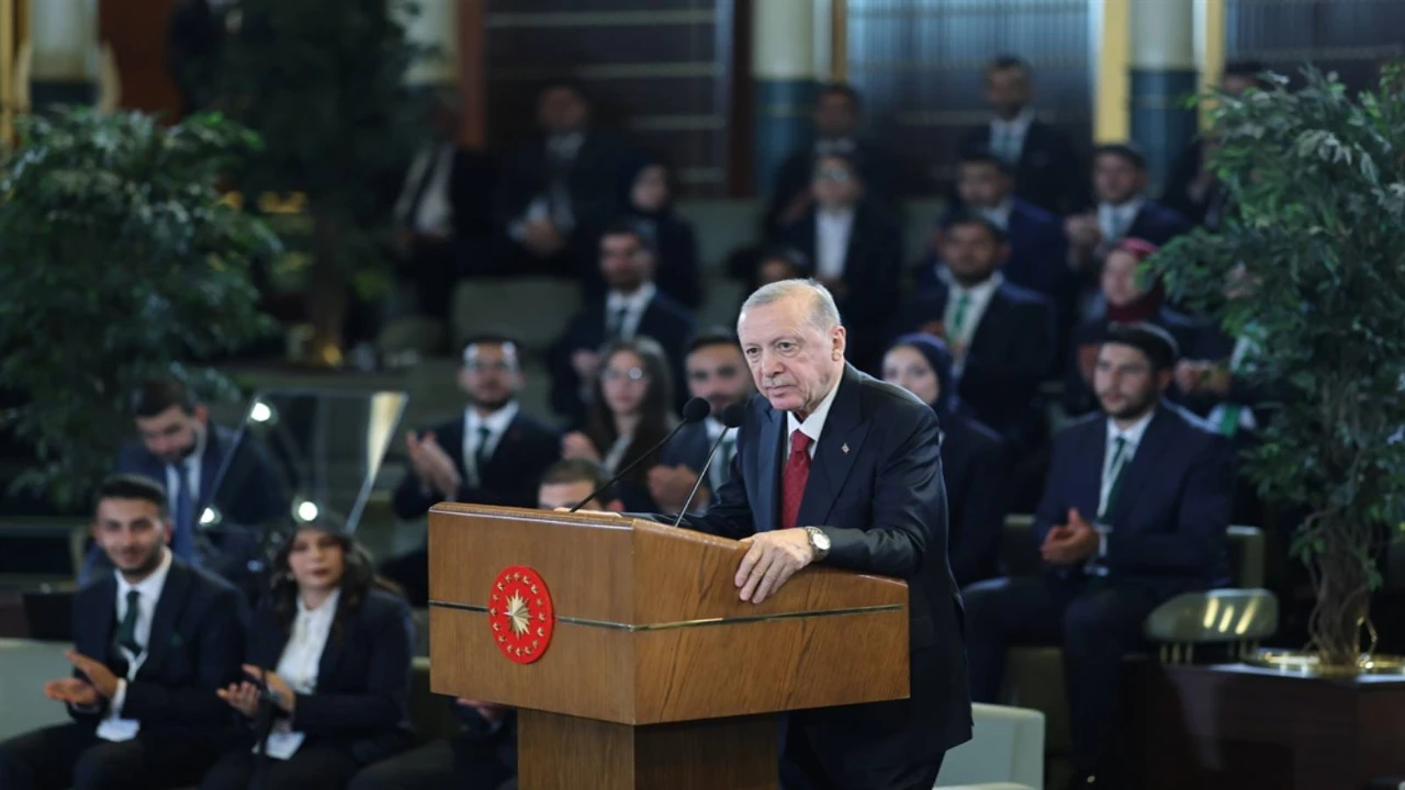 Erdoğan’dan teşkilata flaş uyarı: Yetki sahipleri siyaseti ciddiye alacak