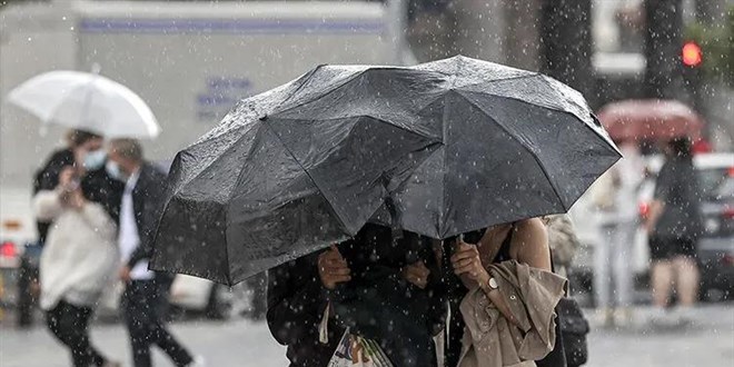 Meteoroloji uyardı: İstanbul ve 9 kentte gök gürültülü sağanak bekleniyor
