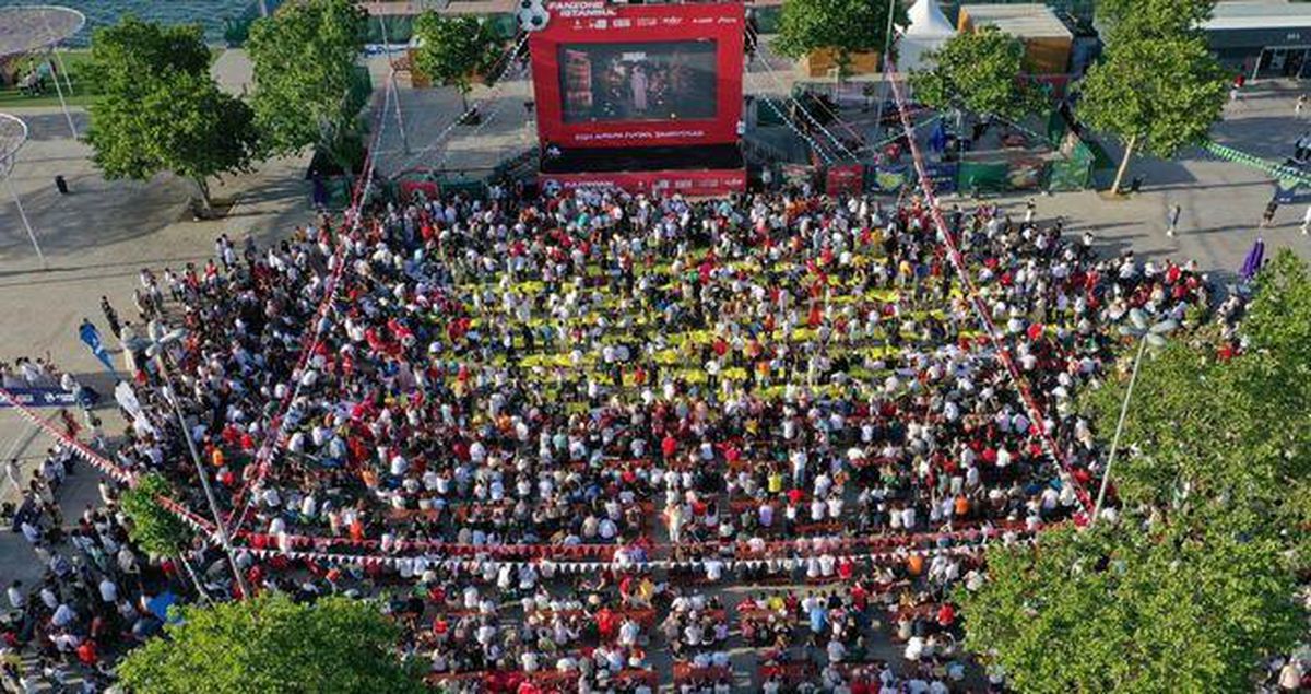 Kadıköy milli maç dev ekran yasak mı? Kalamış milli maç dev ekran iptal mi edildi?