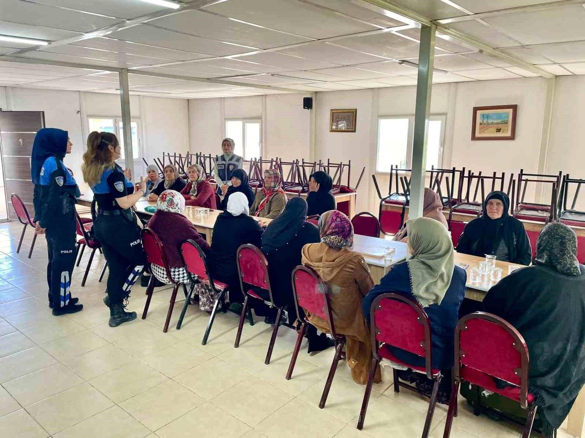 Kars'ta "Emniyetli mahallelerde ilk yardım farkındalığı" projesi vatandaşlarla buluştu