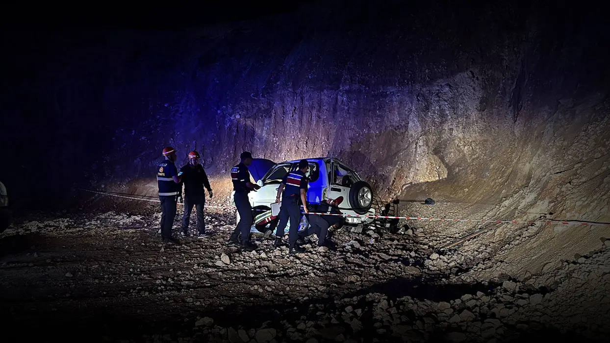 Bolu'da katliam gibi kaza: İki genç sevgili can verdi, ağabey yaralı kurtuldu...