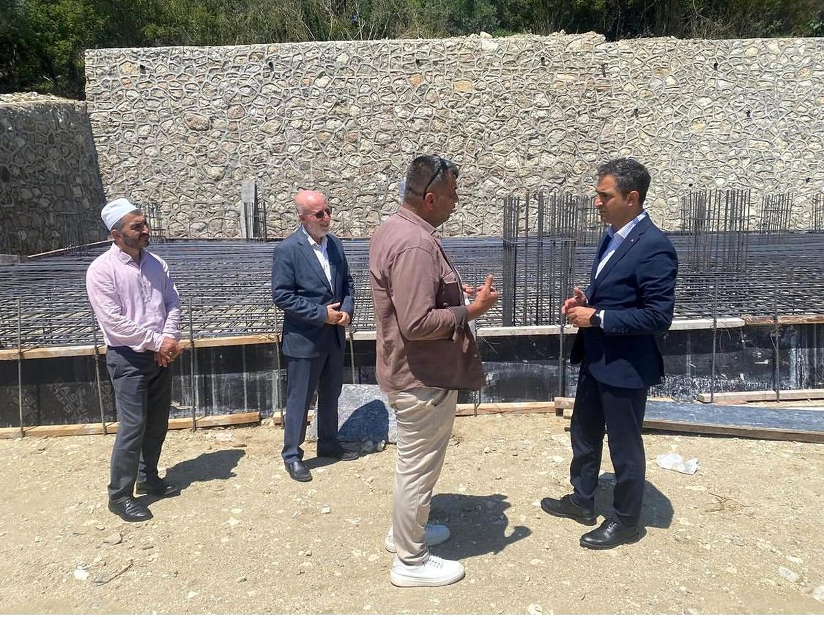 Çökek Mahallesi'nde cami inşaatı devam ediyor