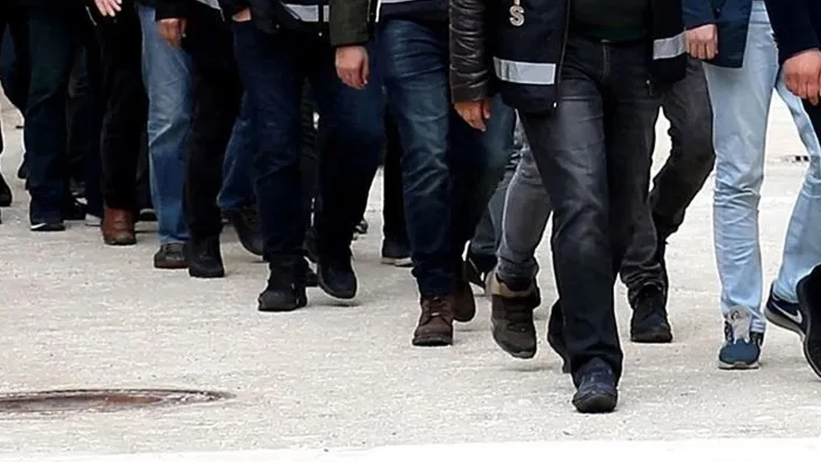 İzmir merkezli bahis operasyonu: 2 milyarlık para trafiği deşifre edildi