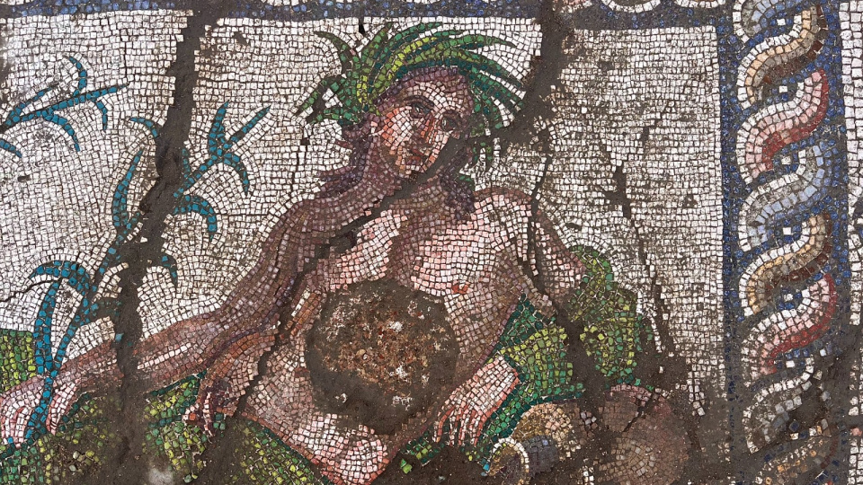 Aspendos'ta 3. yüzyıla ait nehir tanrısı 'Genç Eurymedon' tasviri bulundu