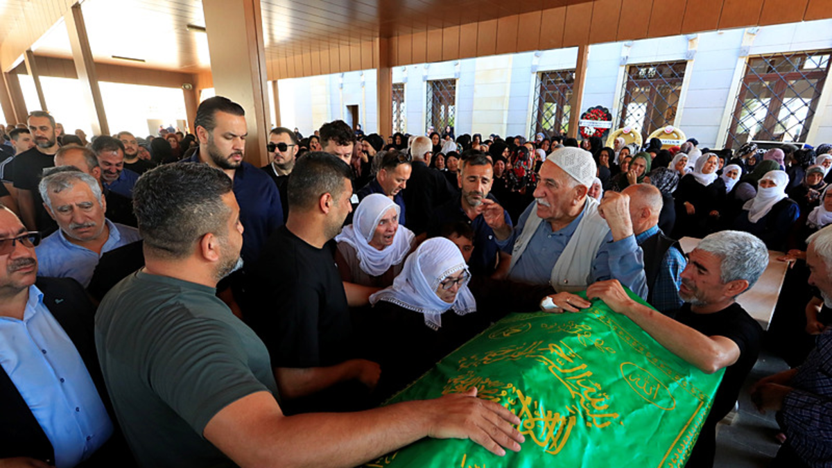 Denizli'de acılı annenin feryadı yürekleri dağladı: Baba ve 9 aylık oğlu aynı mezarda yan yana…