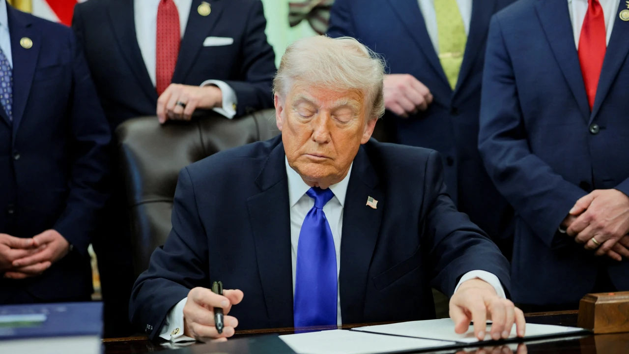 Trump köşeye sıkıştı: Biden'ın son döneminden bile kötü halde, destek eriyor