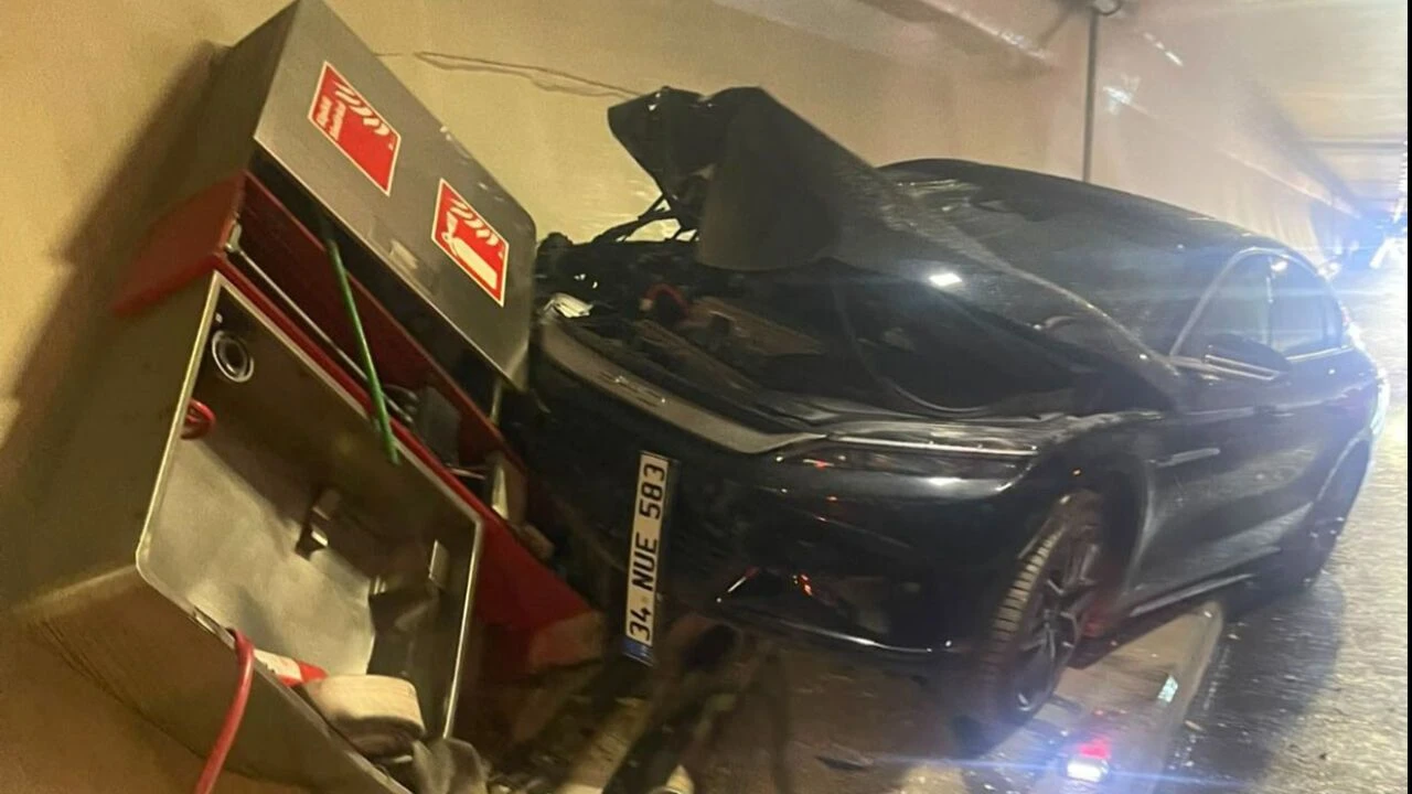 Avrasya Tüneli'nde korkutan kaza! Yürekler ağza geldi