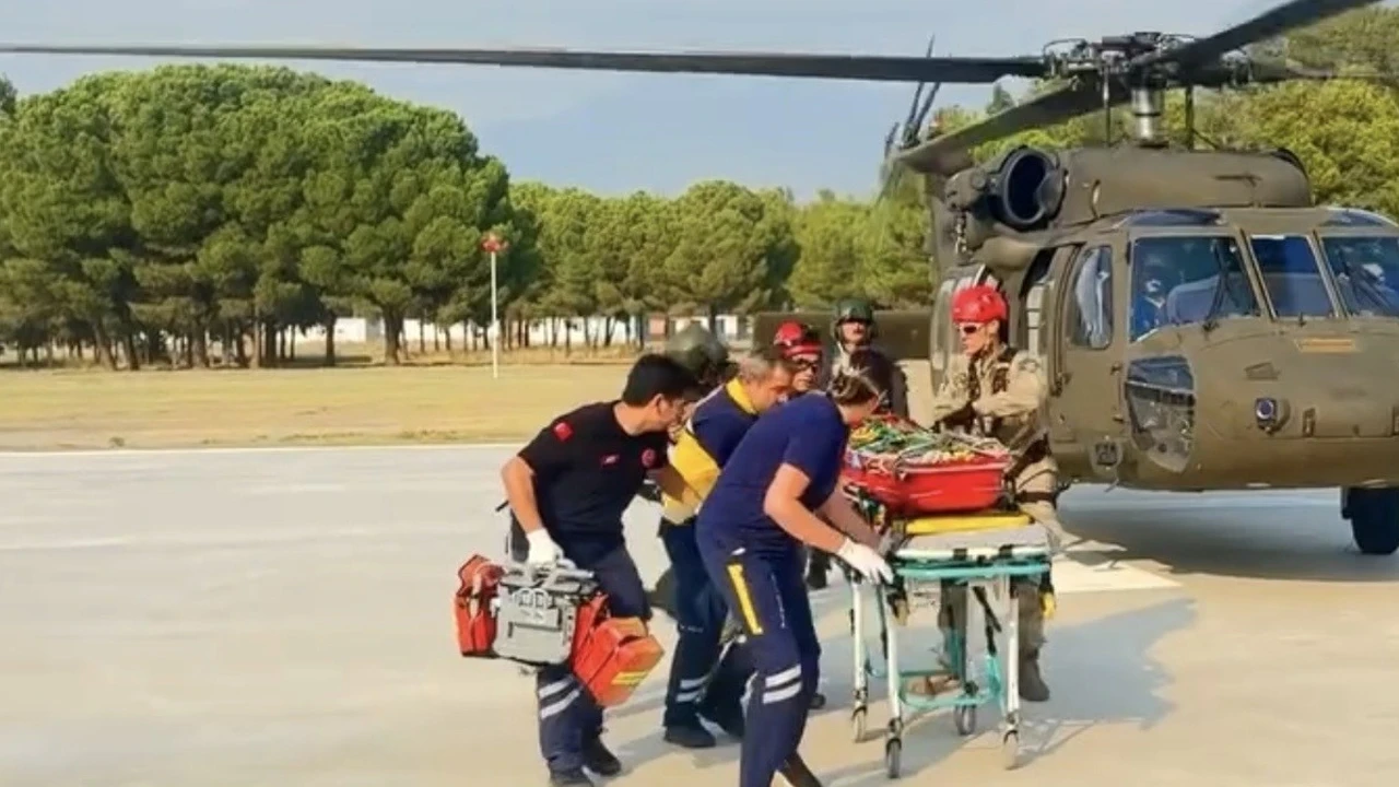Kayalıklardan düşen doğa yürüyüşçüsü askeri helikopterle kurtarıldı