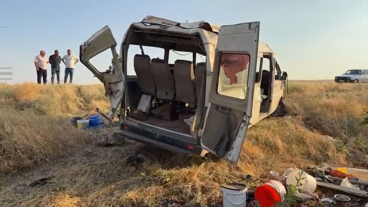 Tarım işçilerini taşıyan minibüs şarampole devrildi; 22 yaralı