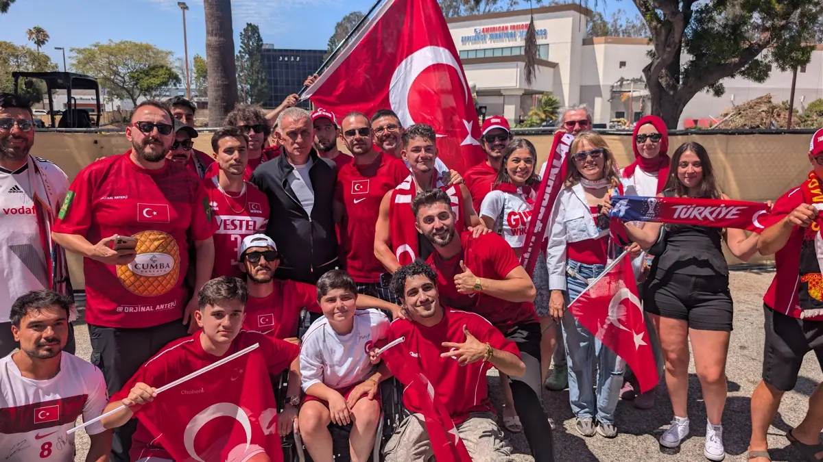Bizim Çocuklar, Los Angeles'ta