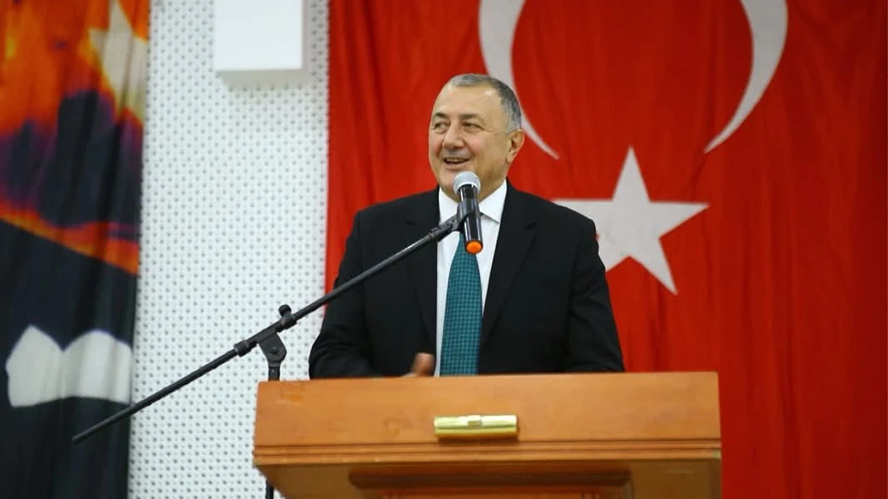 Ardeşen Belediye Başkanı Enver Atagün CHP'den istifa ederek YENİ Parti'ye katıldı