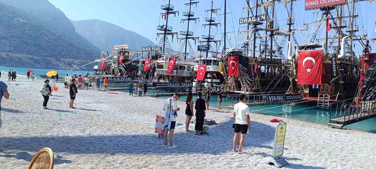 Ölüdeniz'de 1 Temmuz Denizcilik ve Kabotaj Bayramı coşkuyla kutlandı