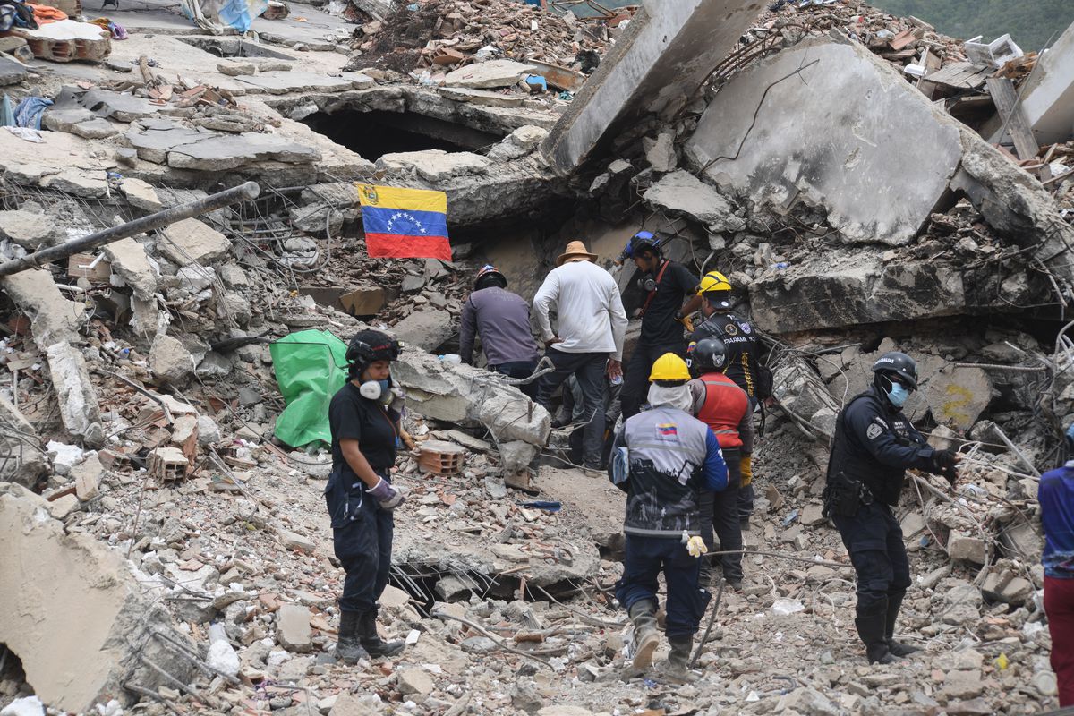 Albüm: Venezuela'daki iki büyük depremde hayatını kaybedenlerin sayısı 5.398'e yükseldi