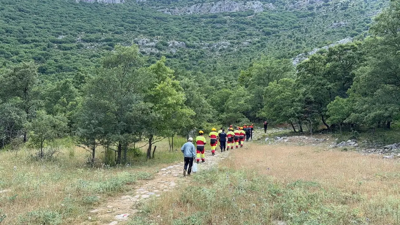 Eşiyle hayvan otlatmak için gittiği bölgede kayboldu