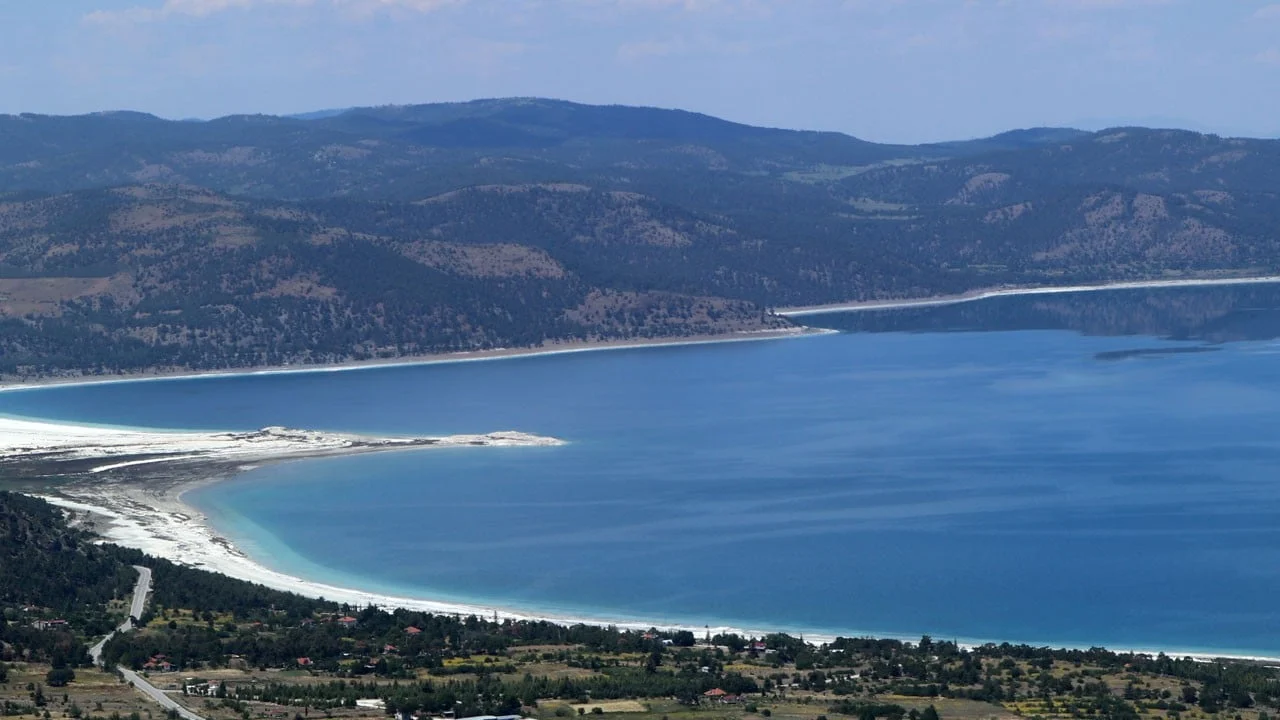 Salda Gölü'ne gidecekler dikkat! Turist sınırı getirildi
