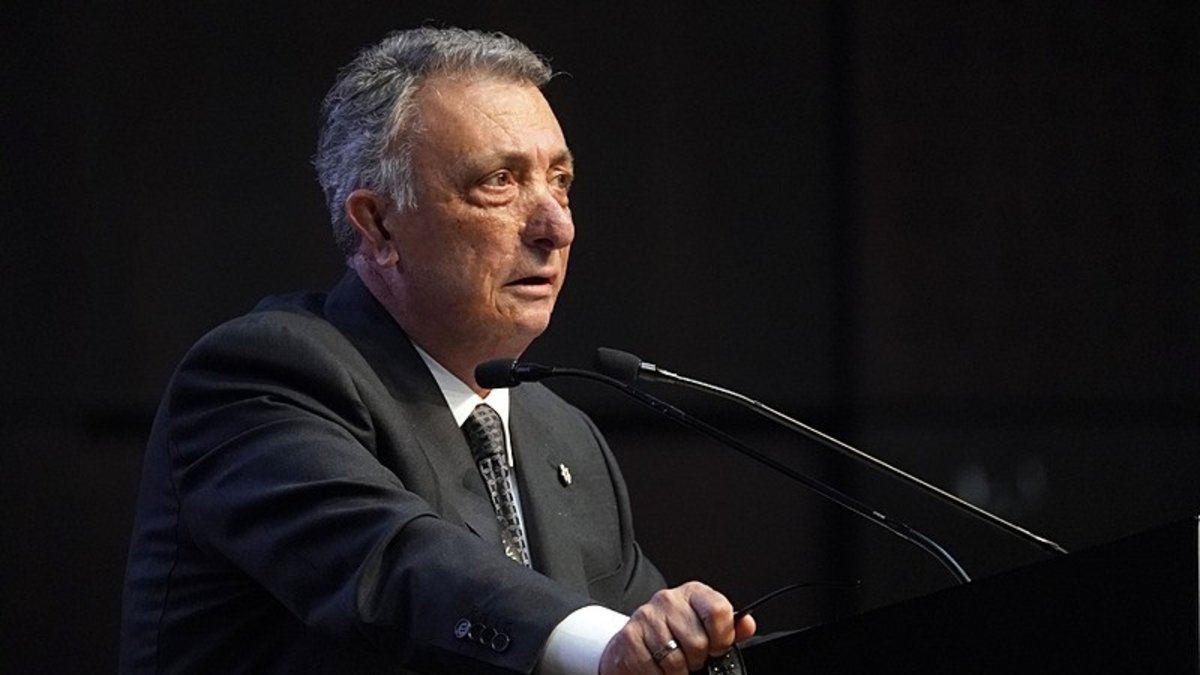 Altay taraftarından Çebi'ye meşaleli karşılama
