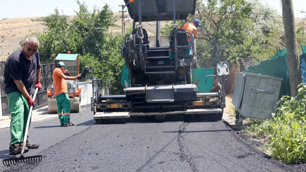 Çankaya’da yollar yenileniyor: Ulaşım güvenliği önemli ölçüde artırılıyor
