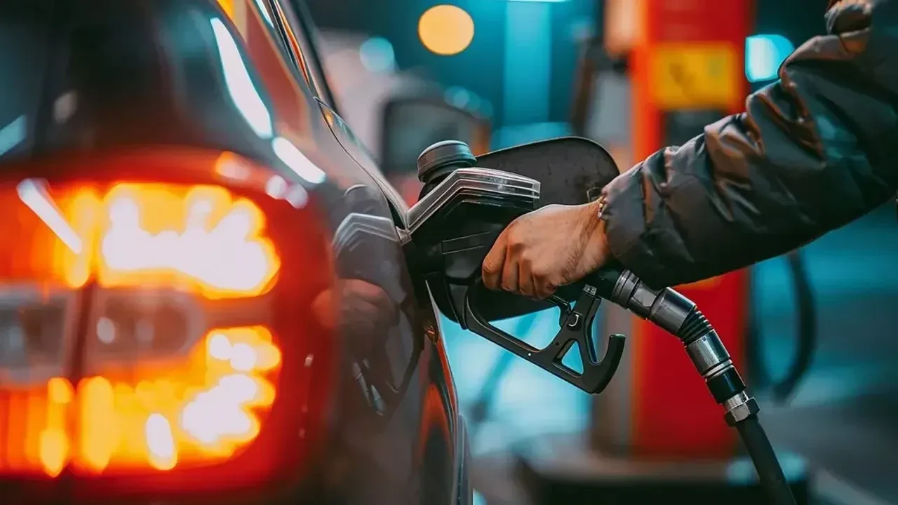 Benzinde kritik 135 TL detayı! Çifte zam haftası sonrası 1 Ekim alarmı!