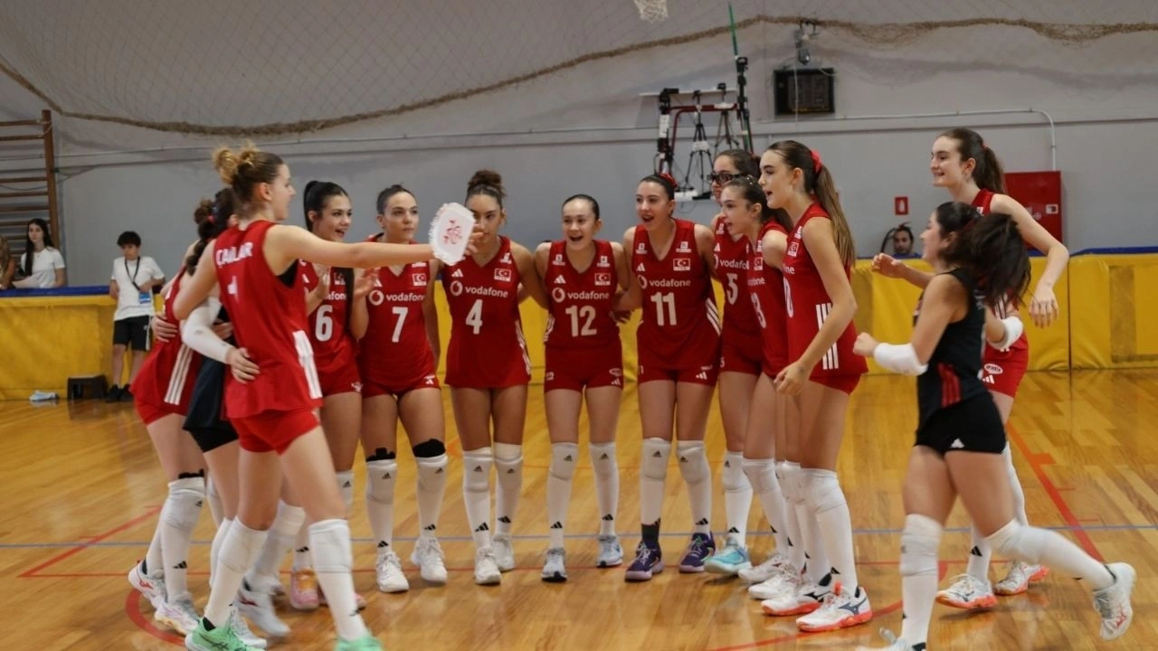 Gururumuzsunuz kızlar: Eze eze şampiyon olduk