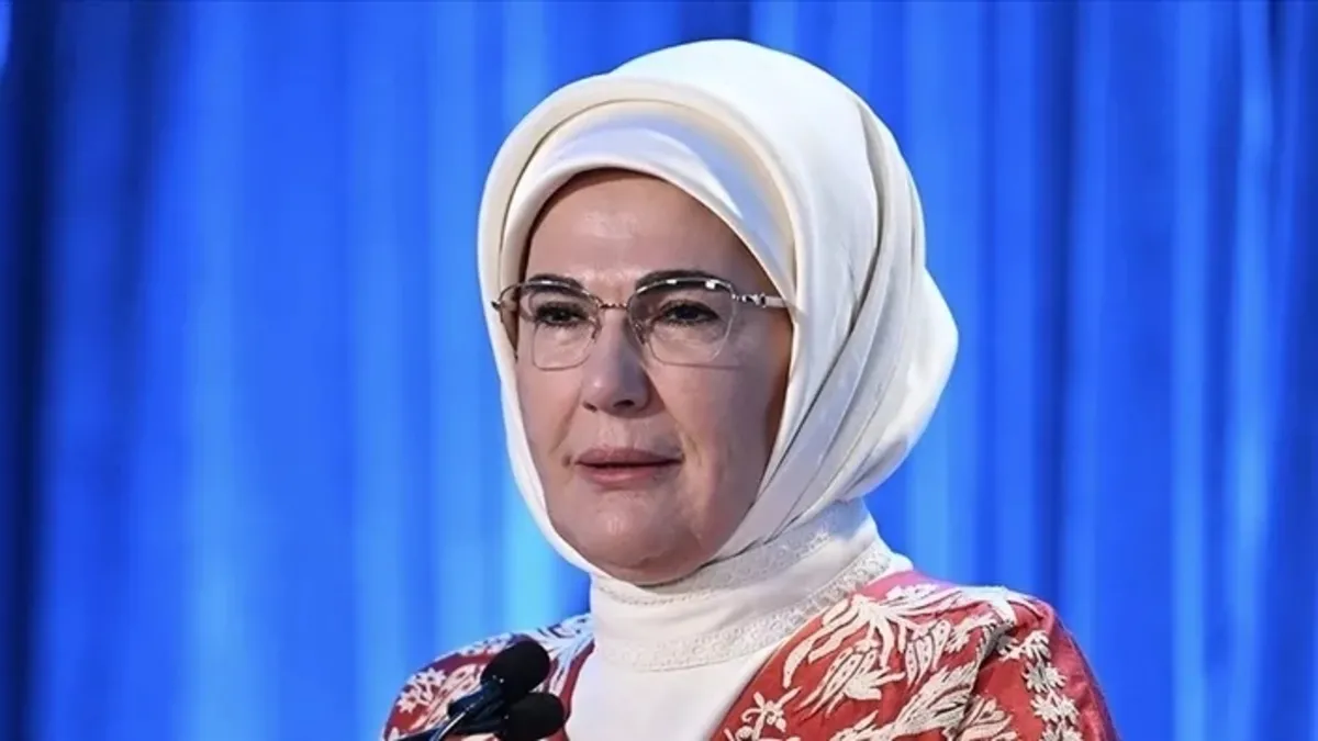 Emine Erdoğan, YKS'ye girecek öğrencilere başarılar diledi